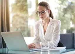 organizacja i prowadzenie spotkań online